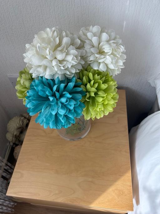 Buy & Sell Whiston Knowsley - Photos for Flowers with vase