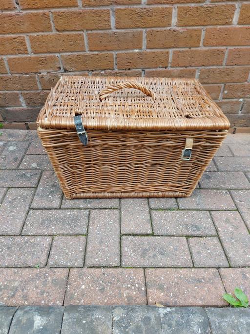 Buy & Sell Kings Norton Birmingham - Photos for Large willow storage basket