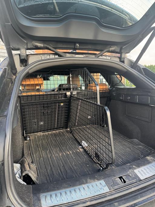 Vehicles Tipton Sandwell - Photos for Dog guard / luggage divider