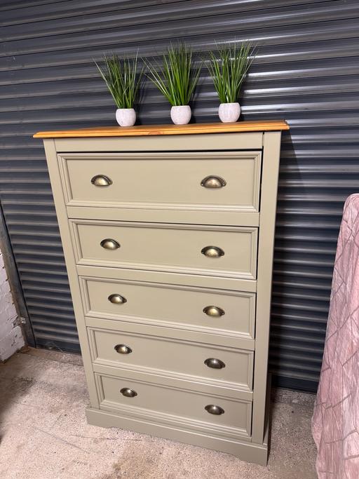 Buy & Sell Hoobrook Wyre Forest - Photos for Large pine chest of drawers