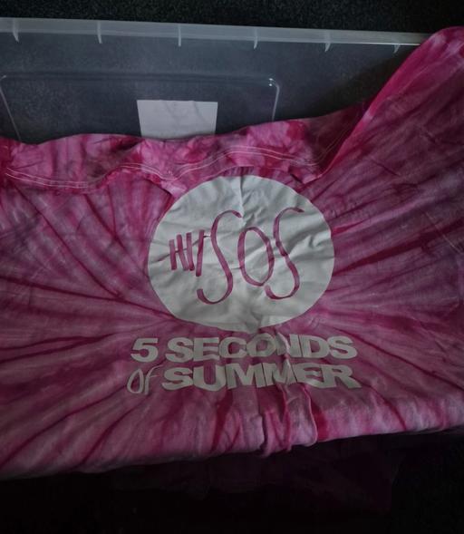 Buy & Sell Darwen Blackburn with Darwen - Photos for 5sos tshirt