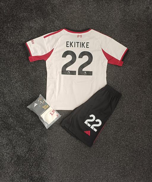 Buy & Sell Docks Vale of Glamorgan - Wales - Photos for Brand New 2025/26 Kids Liverpool Home Kit 7-8