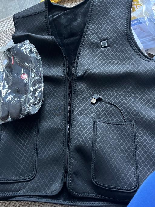 Buy & Sell Wednesfield Wolverhampton - Photos for New small usb charge heated vest