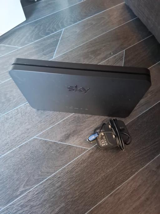 Buy & Sell Canning Town East London - Photos for Sky router