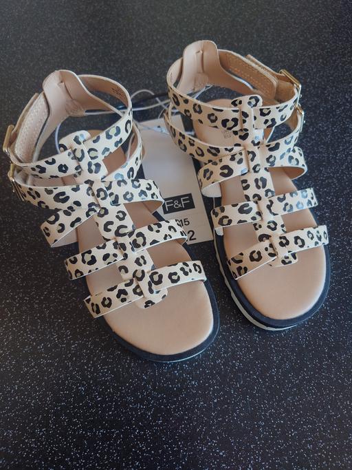 Buy & Sell Woodthorpe Charnwood - Photos for Girls leopard print sandals size 11
