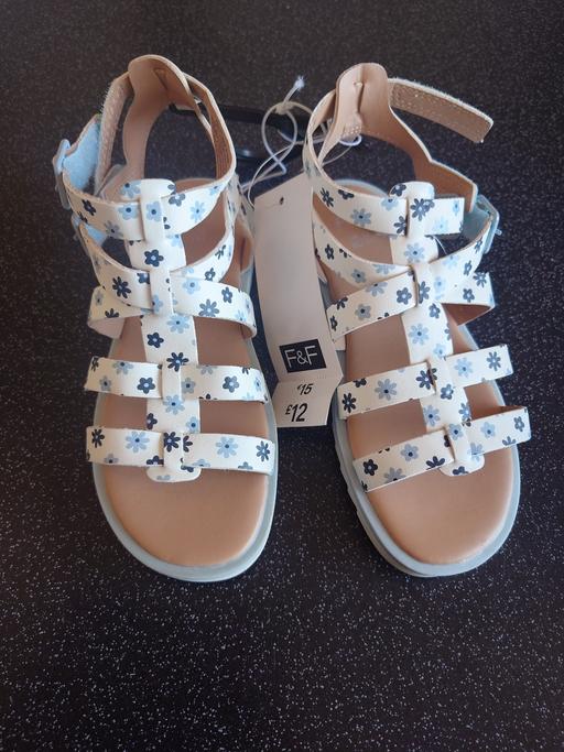 Buy & Sell Woodthorpe Charnwood - Photos for Girls white sandals size 12