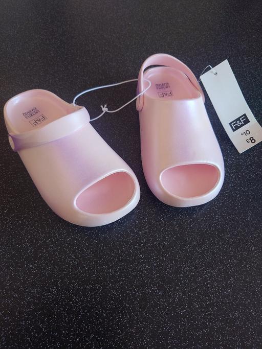 Buy & Sell Woodthorpe Charnwood - Photos for Girls pink sliders size 12/13