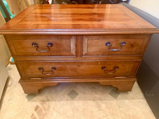 Buy & Sell Richmond North Yorkshire - Photos for Table/Side board with sliding shelf inside