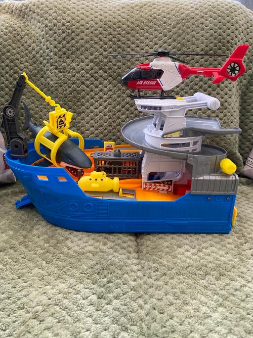 Buy & Sell Wombourne South Staffordshire - Photos for Shark Attack Boat with Lights and Sounds