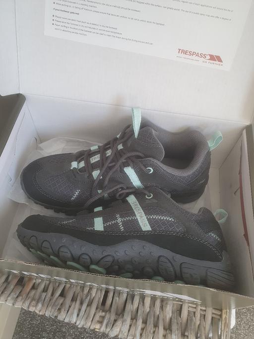 Buy & Sell Bradmore Wolverhampton - Photos for Trespass walking shoes 5/6