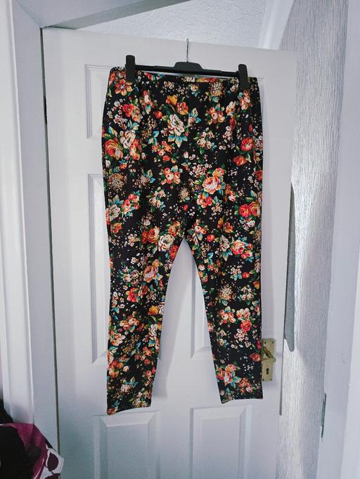 Buy & Sell Newton Doncaster - Photos for Patterned trousers, size 20.. like new.