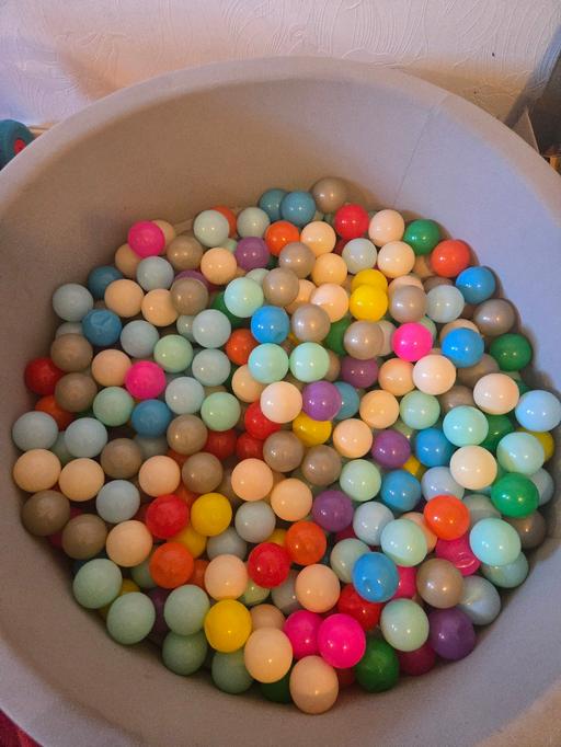 Buy & Sell Crumpsall Manchester - Photos for Foam Ball pit with 300 Balls