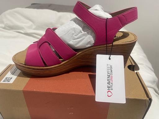 Buy & Sell Kentish Town Camden - Photos for Sandals, wedge, pink