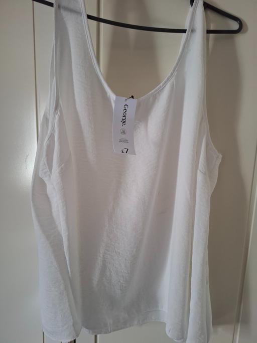 Buy & Sell Plaistow East London - Photos for White top