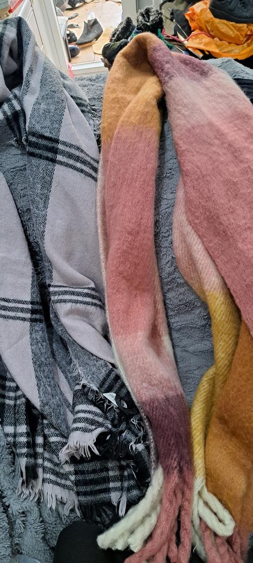 Buy & Sell Sutton Coldfield Birmingham - Photos for Scarves x2