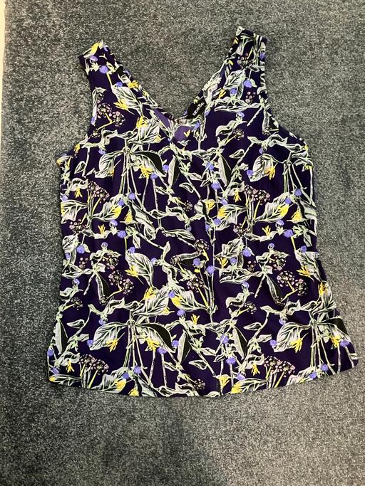 Buy & Sell Woodcross Wolverhampton - Photos for Ladies new v neck blouse