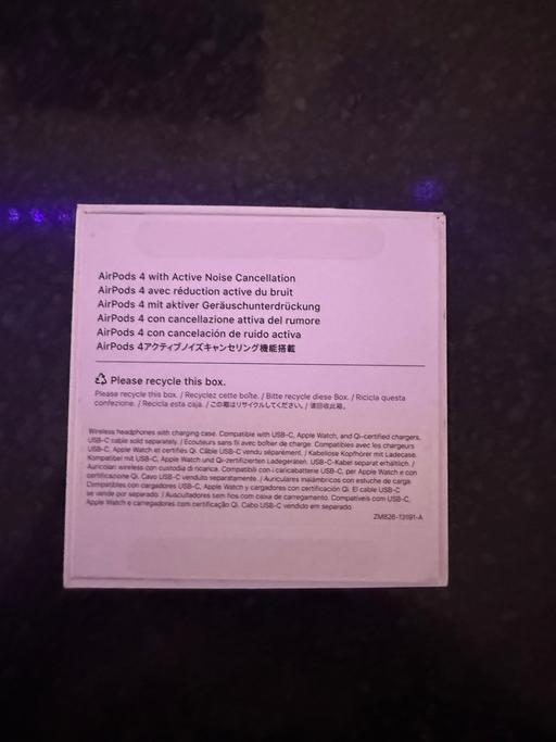Buy & Sell Tiresford Cheshire West and Chester - Photos for Apple Airpods 4th Gen Wireless Charging Case