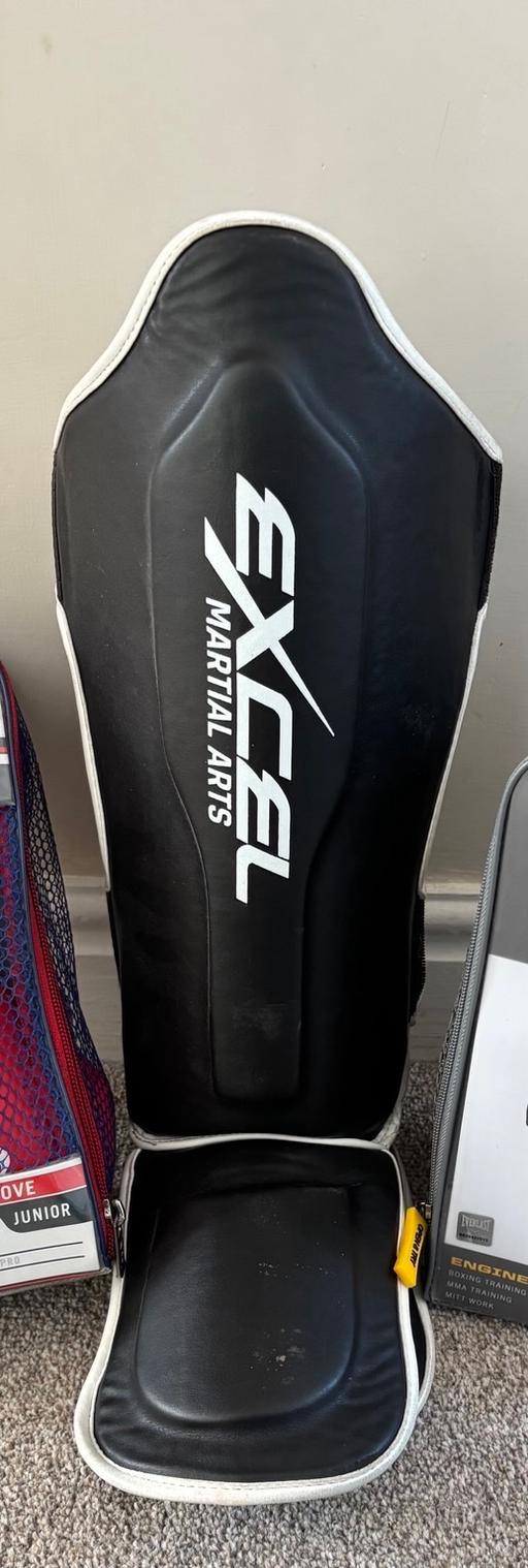 Buy & Sell Norwood Industrial Estate North East Derbyshire - Photos for Martial Arts shin pads
