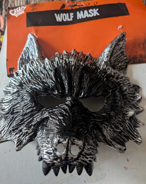 Buy & Sell Georgetown Blaenau Gwent - Photos for 🎃 Halloween black/silver wolf mask. New