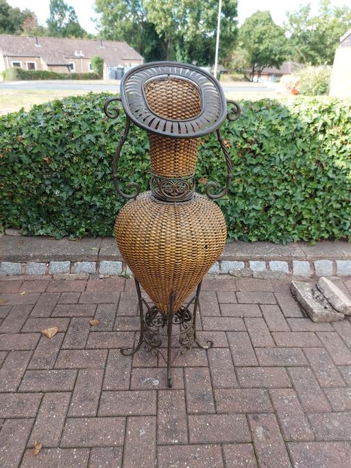 Buy & Sell Nechells Birmingham - Photos for Tall unusual decorative vase