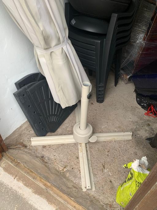 Buy & Sell Quinton Birmingham - Photos for Large cream parasol with base and 4 weights