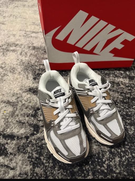 Buy & Sell Thornton Heath Croydon - Photos for Children’s Nike Vomero 5