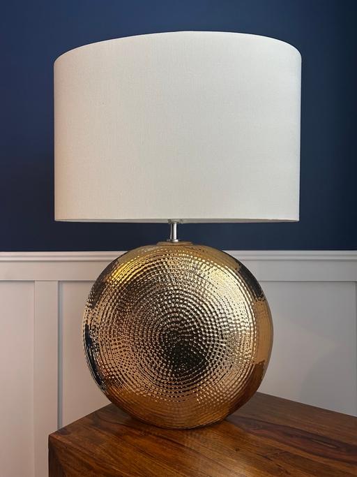 Buy & Sell Cheslyn Hay South Staffordshire - Photos for Beaten gold table lamp with cream oval shade