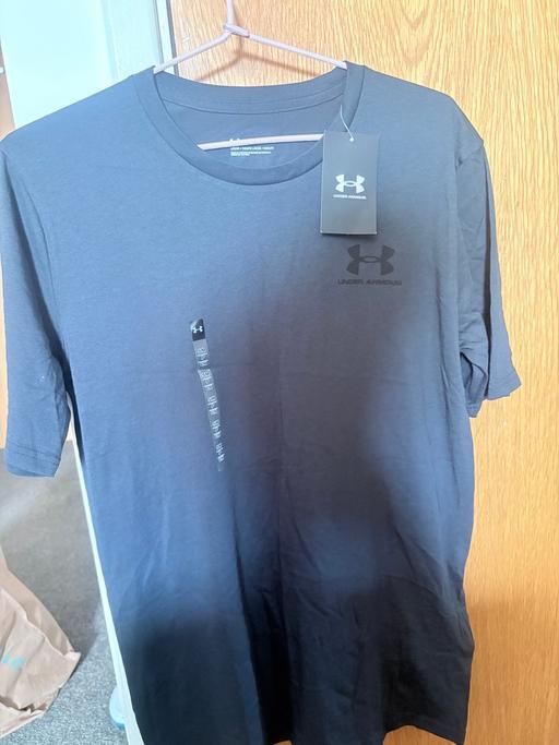 Buy & Sell Bermondsey South East London - Photos for Under armour T-shirt