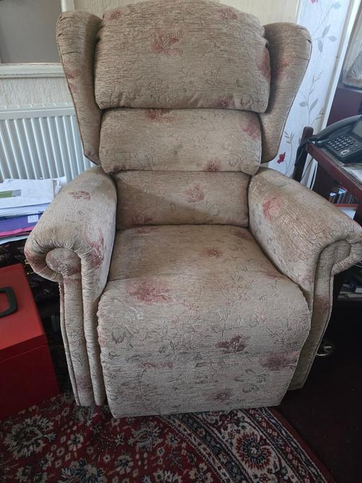 Buy & Sell Bilston Wolverhampton - Photos for Reclining Chair electric