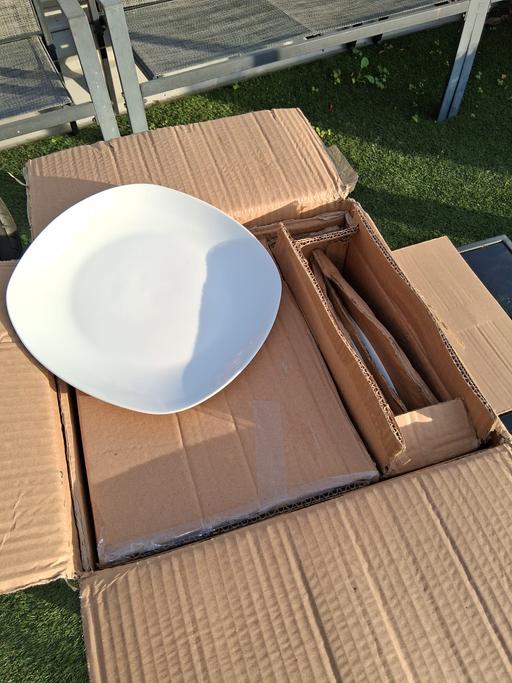 Buy & Sell Dudley Port Sandwell - Photos for New dinner set