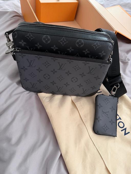Buy & Sell Roehampton South West London - Photos for LV trio messenger bag