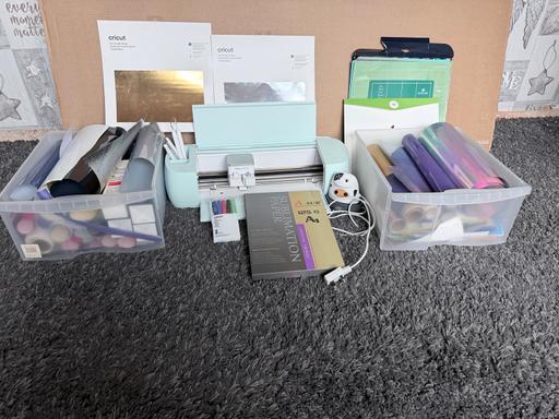Buy & Sell Outwood Wakefield - Photos for Cricut explore 3, vinyl and balloon setup