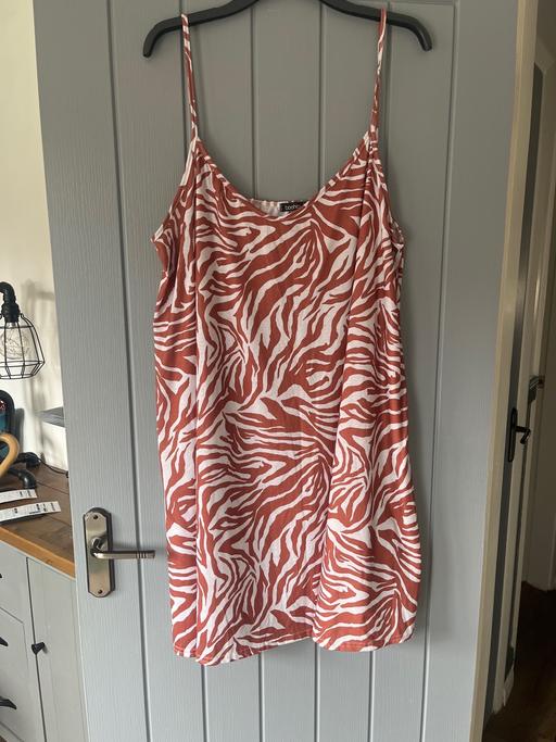 Buy & Sell Cadeby Doncaster - Photos for Boohoo designer animal design top size 28