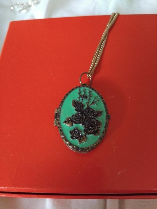 Buy & Sell Kemsley Swale - Photos for green locket necklace