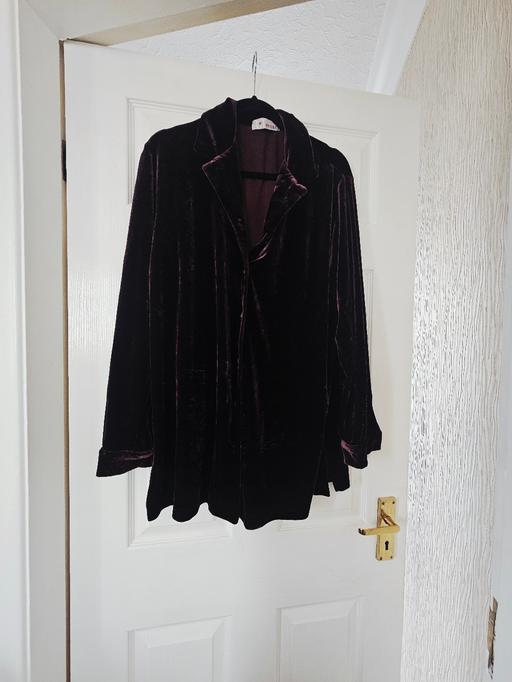 Buy & Sell Newton Doncaster - Photos for Purple coloured winter top, size 18/20