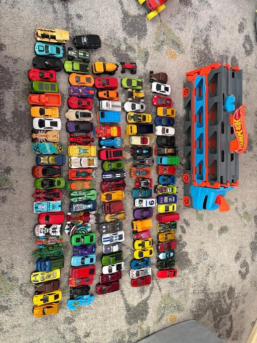 Buy & Sell Oldbury Sandwell - Photos for Hot wheels cars and transport truck