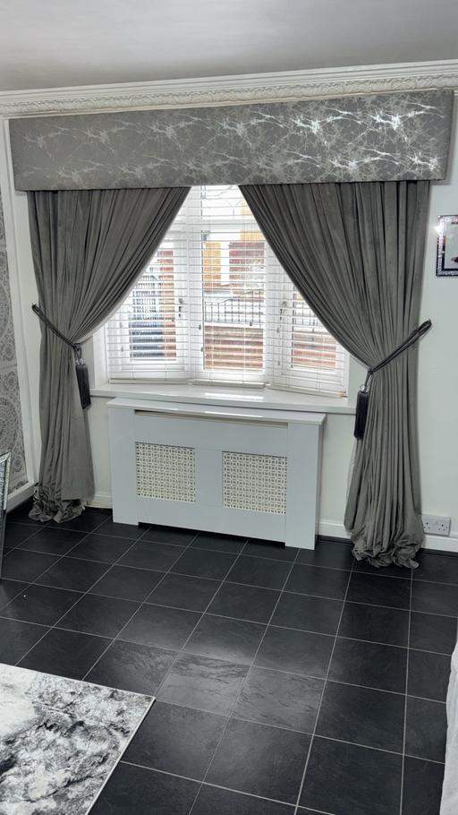 Buy & Sell Kirkdale Liverpool - Photos for Grey curtains with pelmet