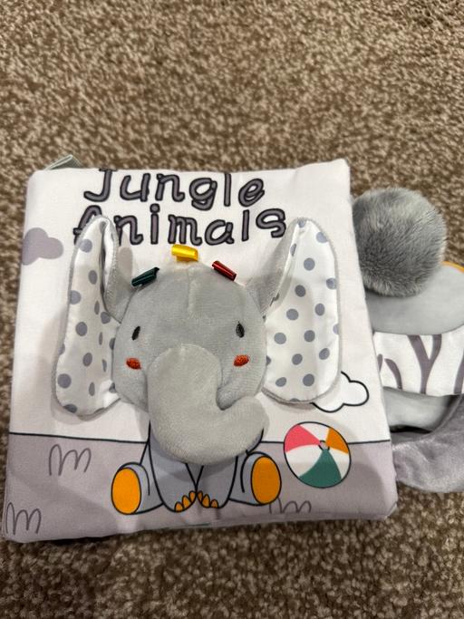 Buy & Sell Longlands South East London - Photos for Baby soft animal book