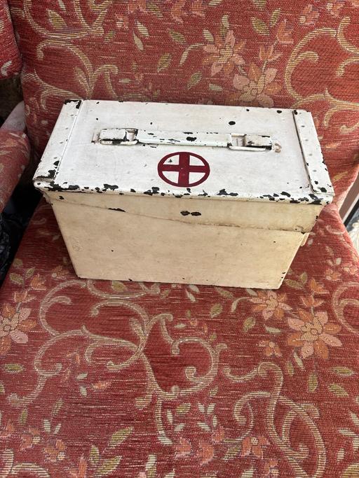 Buy & Sell Kidbrooke South East London - Photos for Vintage metal first aid box