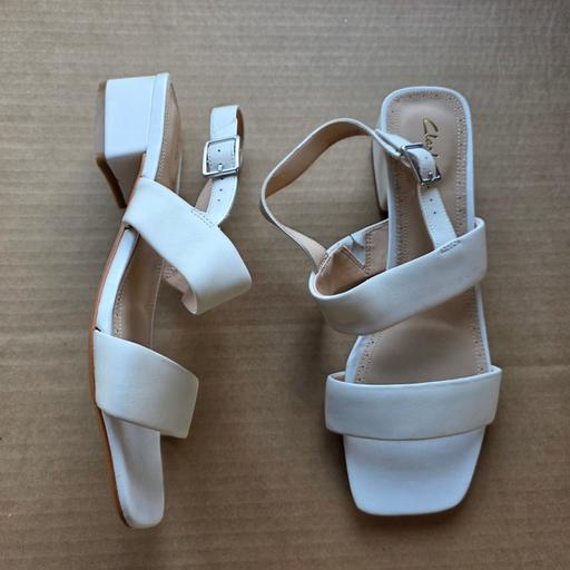 Buy & Sell Amblecote Dudley - Photos for Clarks White Leather Sandals UK 6.5D