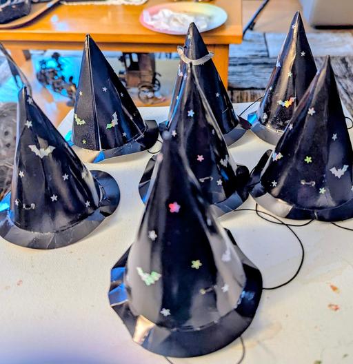 Buy & Sell Georgetown Blaenau Gwent - Photos for 🎃 Halloween 7 x small party witches hats wit