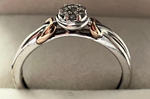 Buy & Sell Yeovil Somerset - Photos for Ladies 9ct white gold diamond ring 375 0.10ct