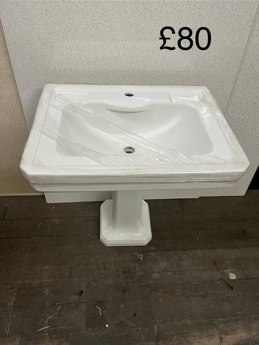 Buy & Sell Horsell Woking - Photos for Bathroom sink and pedestal