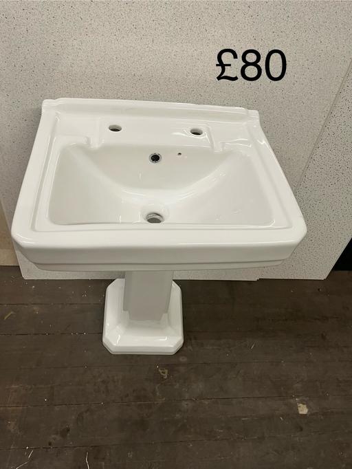 Buy & Sell Knaphill Woking - Photos for Bathroom sink and pedestal