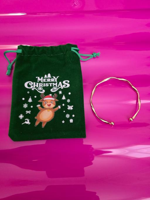 Buy & Sell Blackpool Town Centre Blackpool - Photos for Wavy bangle in Christmas pouch NEW