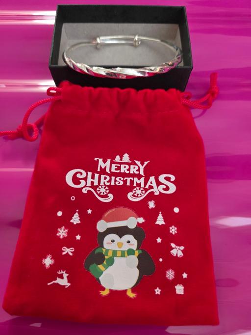 Buy & Sell Blackpool Town Centre Blackpool - Photos for Twisted bangle in Christmas pouch NEW