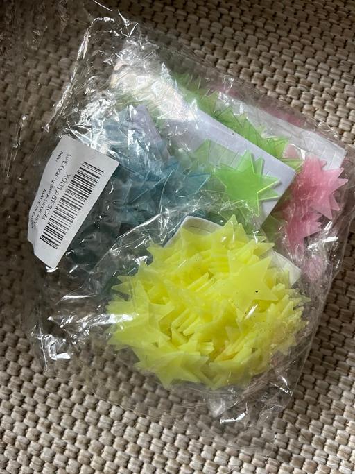 Buy & Sell Wednesfield Wolverhampton - Photos for 400 glow in dark stick on stars