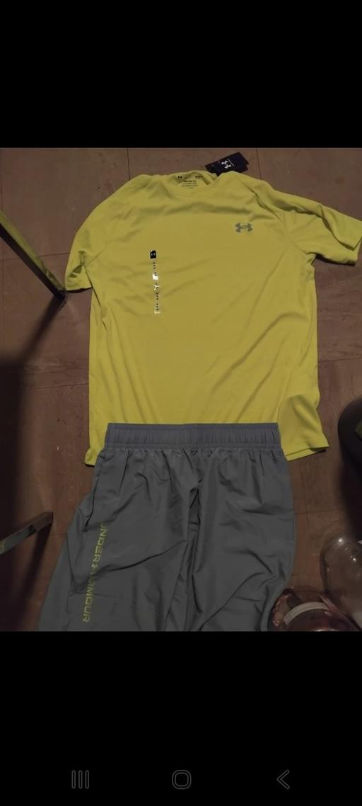 Buy & Sell Page Moss Knowsley - Photos for under armour top and shorts