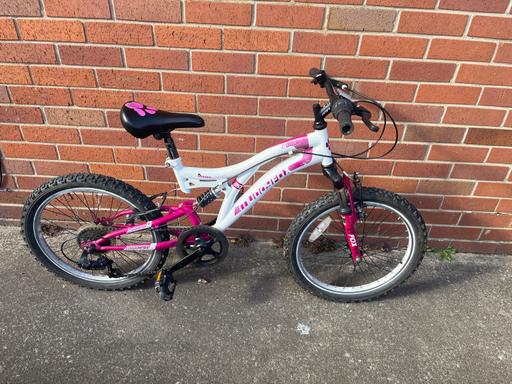 Buy & Sell Cadeby Doncaster - Photos for Girls muddy fox bike 20” wheels