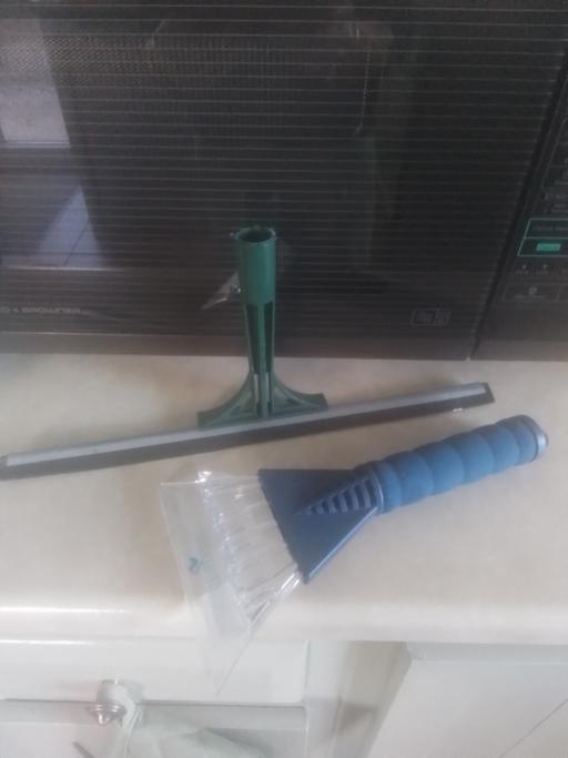 Buy & Sell Streetly Walsall - Photos for WINTER CAR SCRAPER/WINDOW WIPER